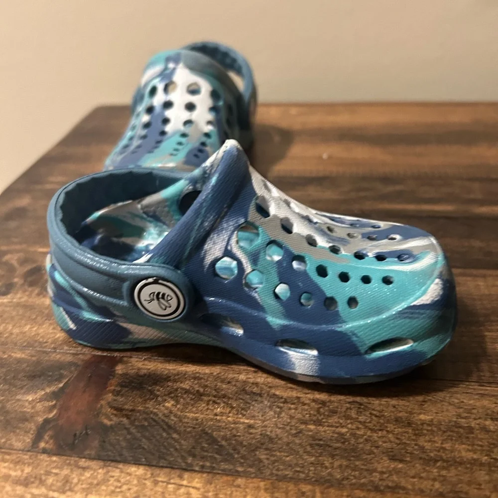 Joybees Baby Size 4/5 Blue, Green & White Tie Dye Slip On Clog Waterproof Summer